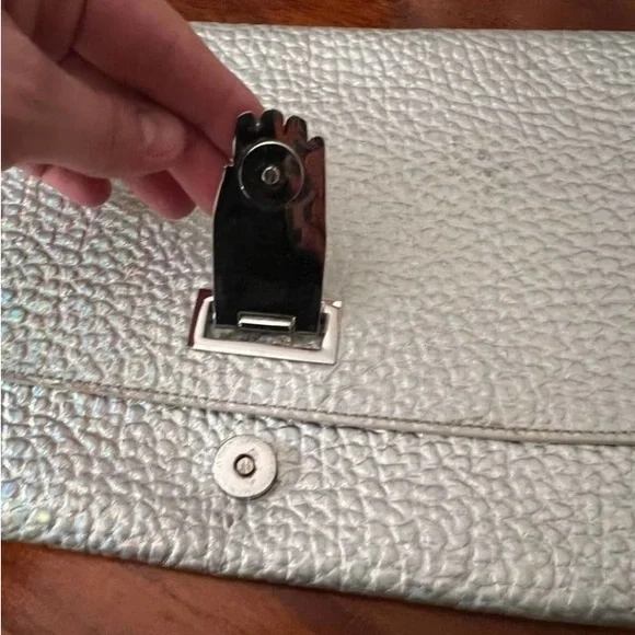 Opening ceremony silver Nokki clutch - Picture 3 of 6